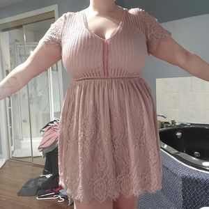 Lace light pink dress